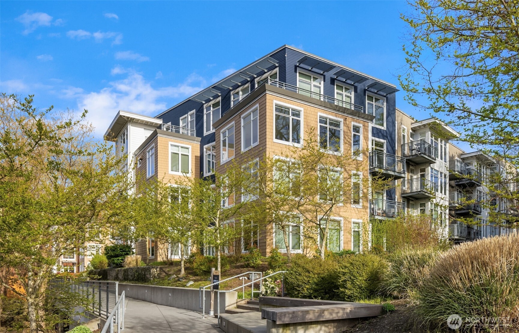 190 Harbor Square Loop Unit: C325