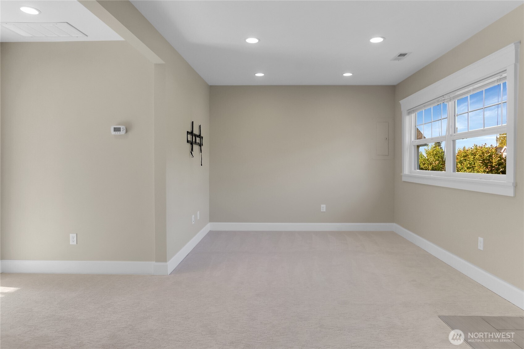 1906 5th Avenue W