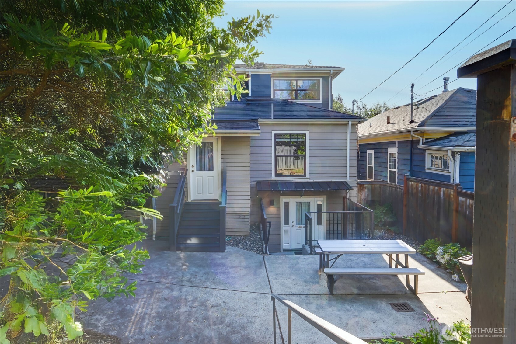 1906 5th Avenue W