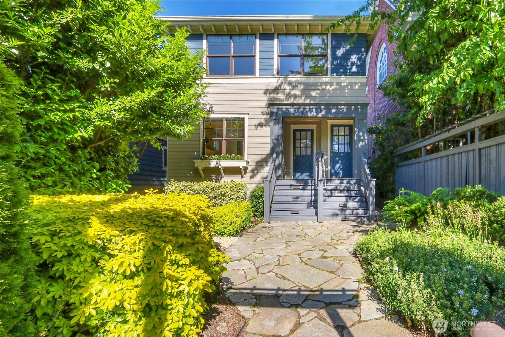 1906 5th Avenue W