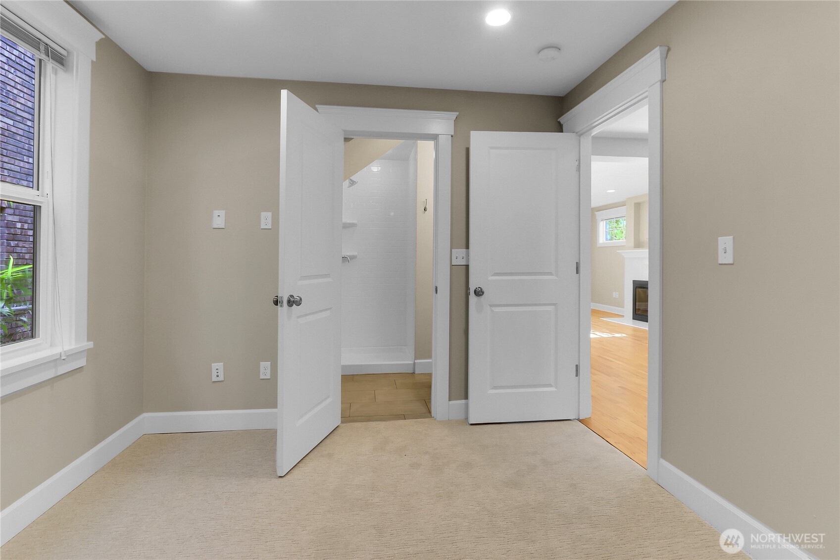 1906 5th Avenue W