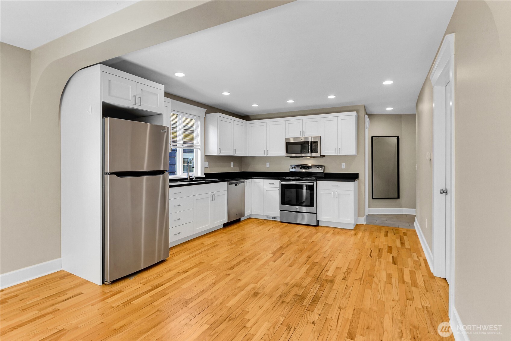 1906 5th Avenue W