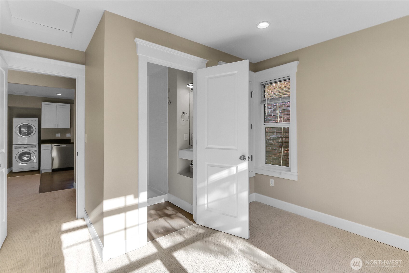 1906 5th Avenue W