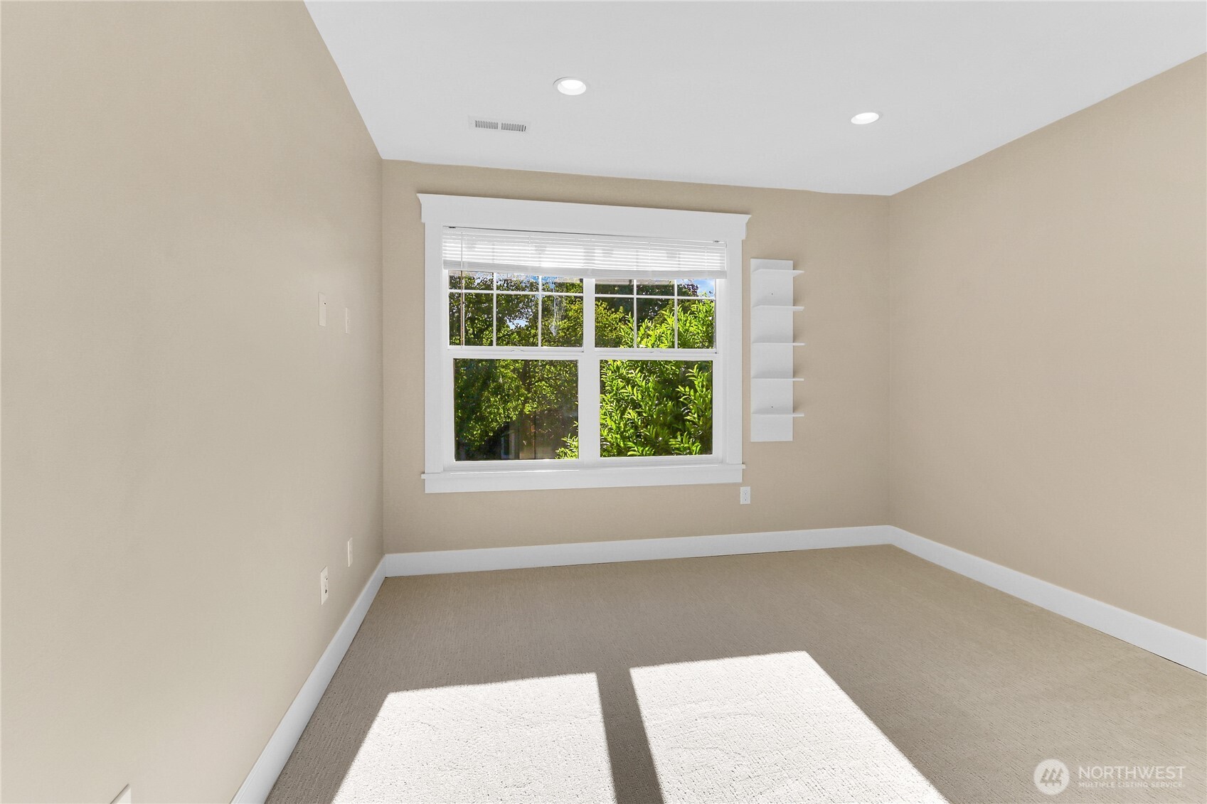 1906 5th Avenue W
