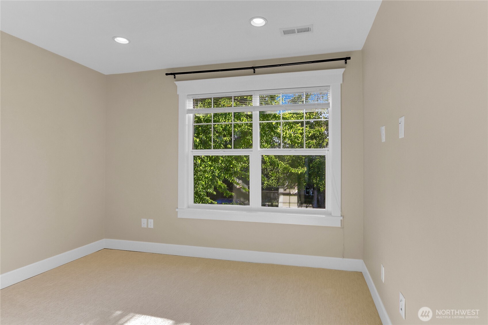 1906 5th Avenue W