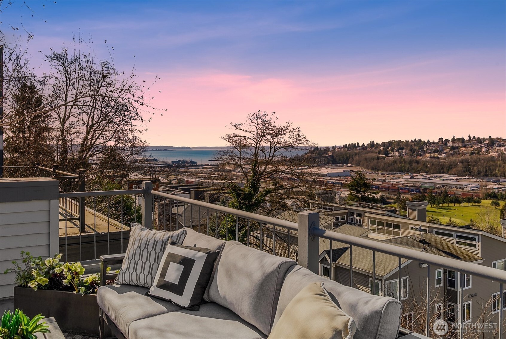 2605 13th Avenue W