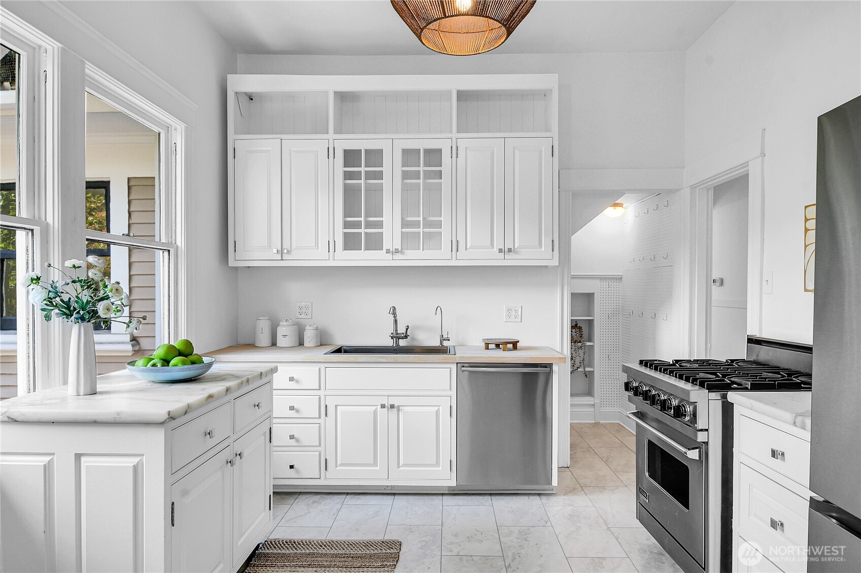 2008 Nob Hill Avenue N