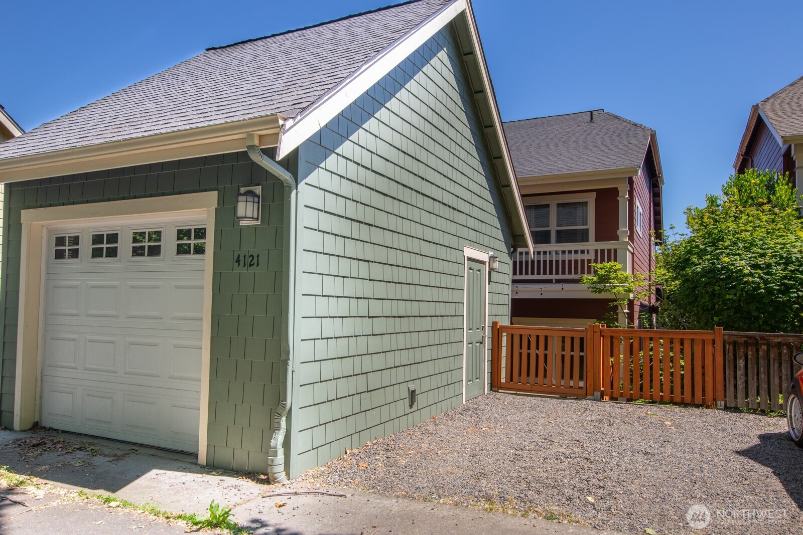 4121 Martin Luther King Jr Way S