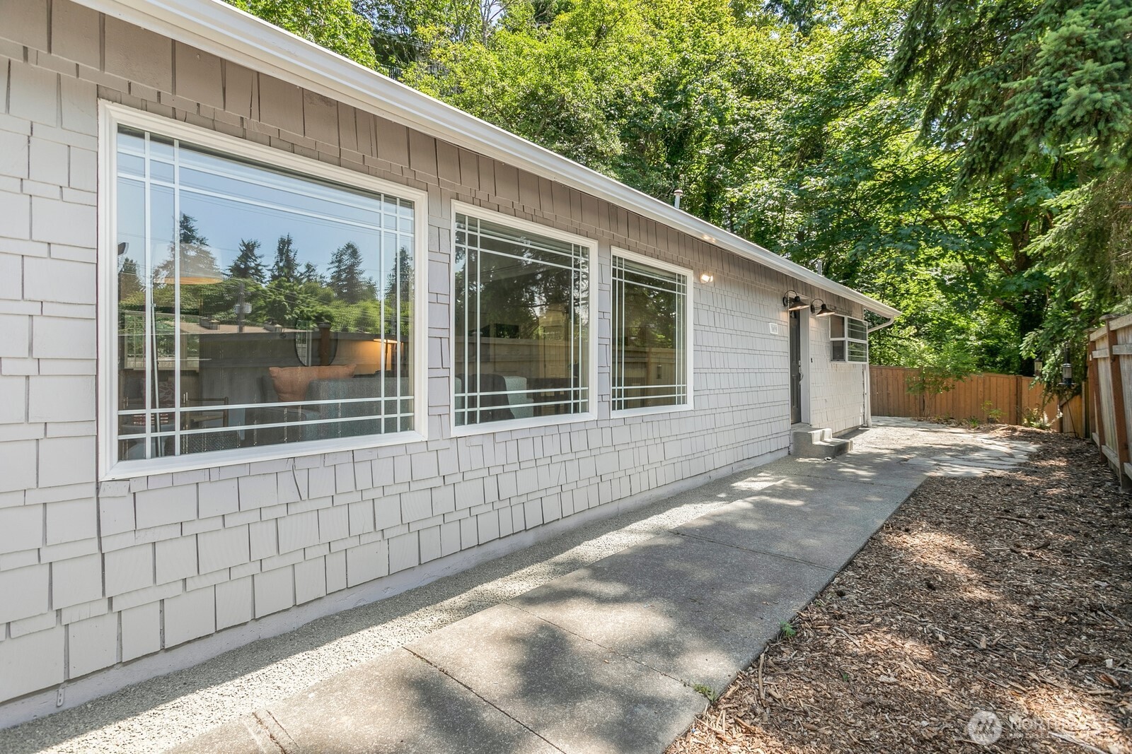 1690 S Kent Des Moines Rd