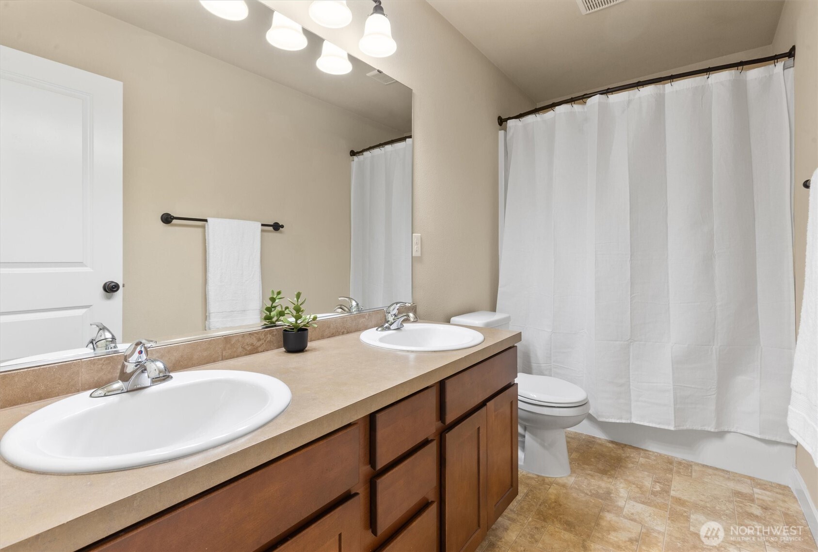 4702 Mount Baker Loop