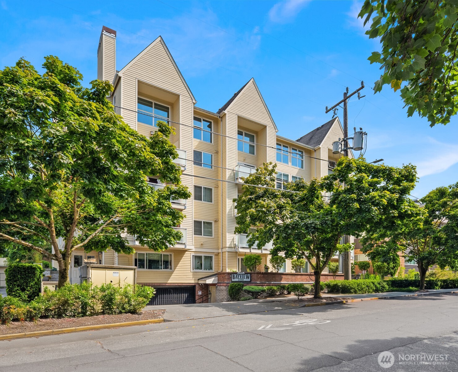 2250 NW 58th Street Unit: 305