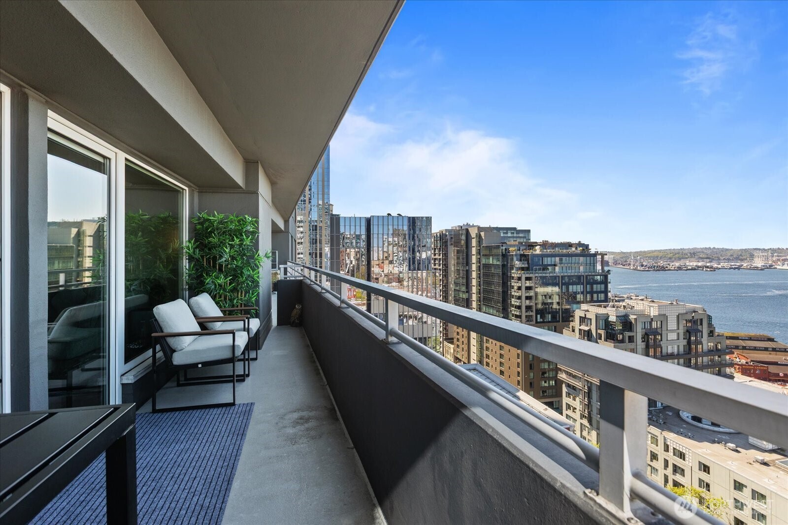 1415 2nd Avenue NE Unit: 1801