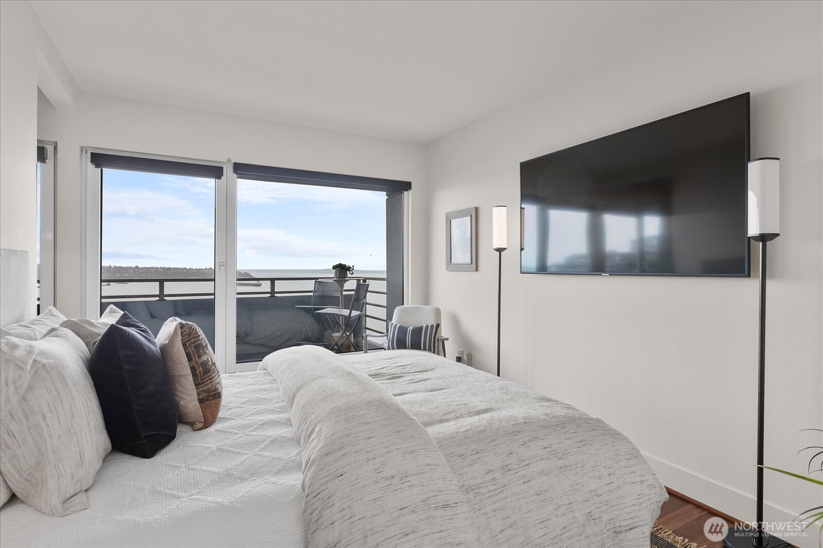 1415 2nd Avenue NE Unit: 1801