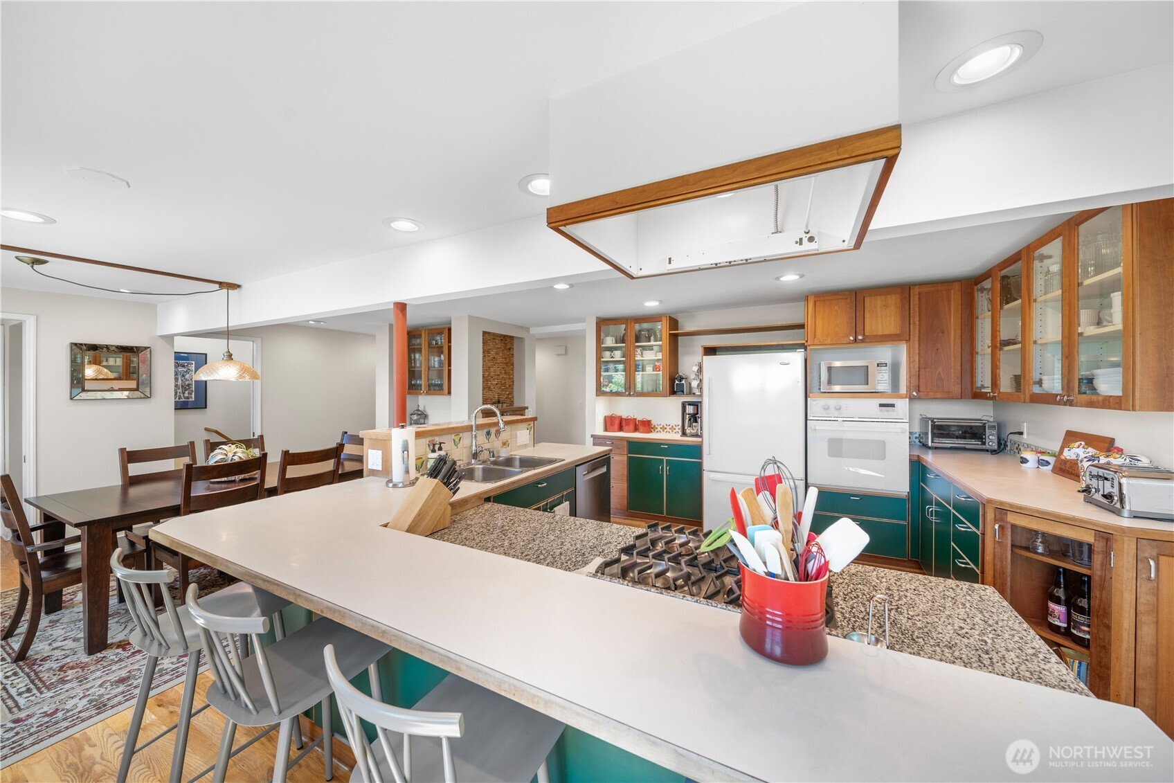 5717 NE 57th Street