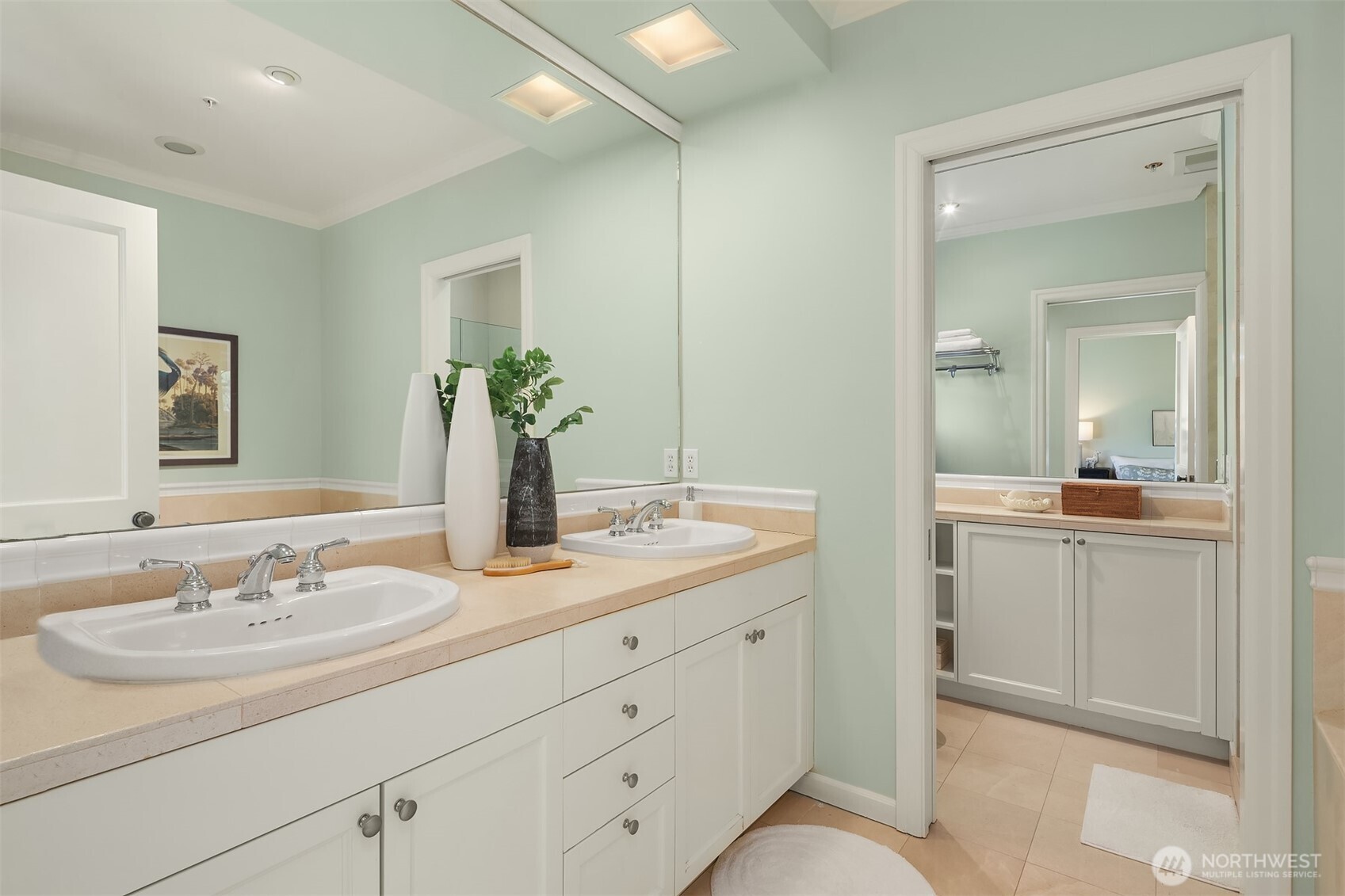 101 W Comstock Street Unit: 101