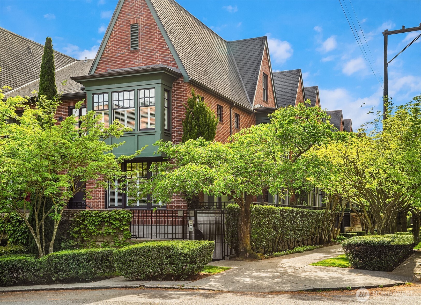 101 W Comstock Street Unit: 101