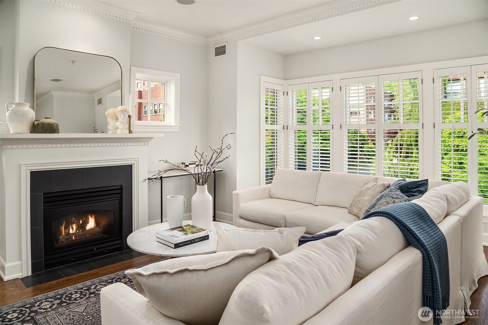101 W Comstock Street Unit: 101