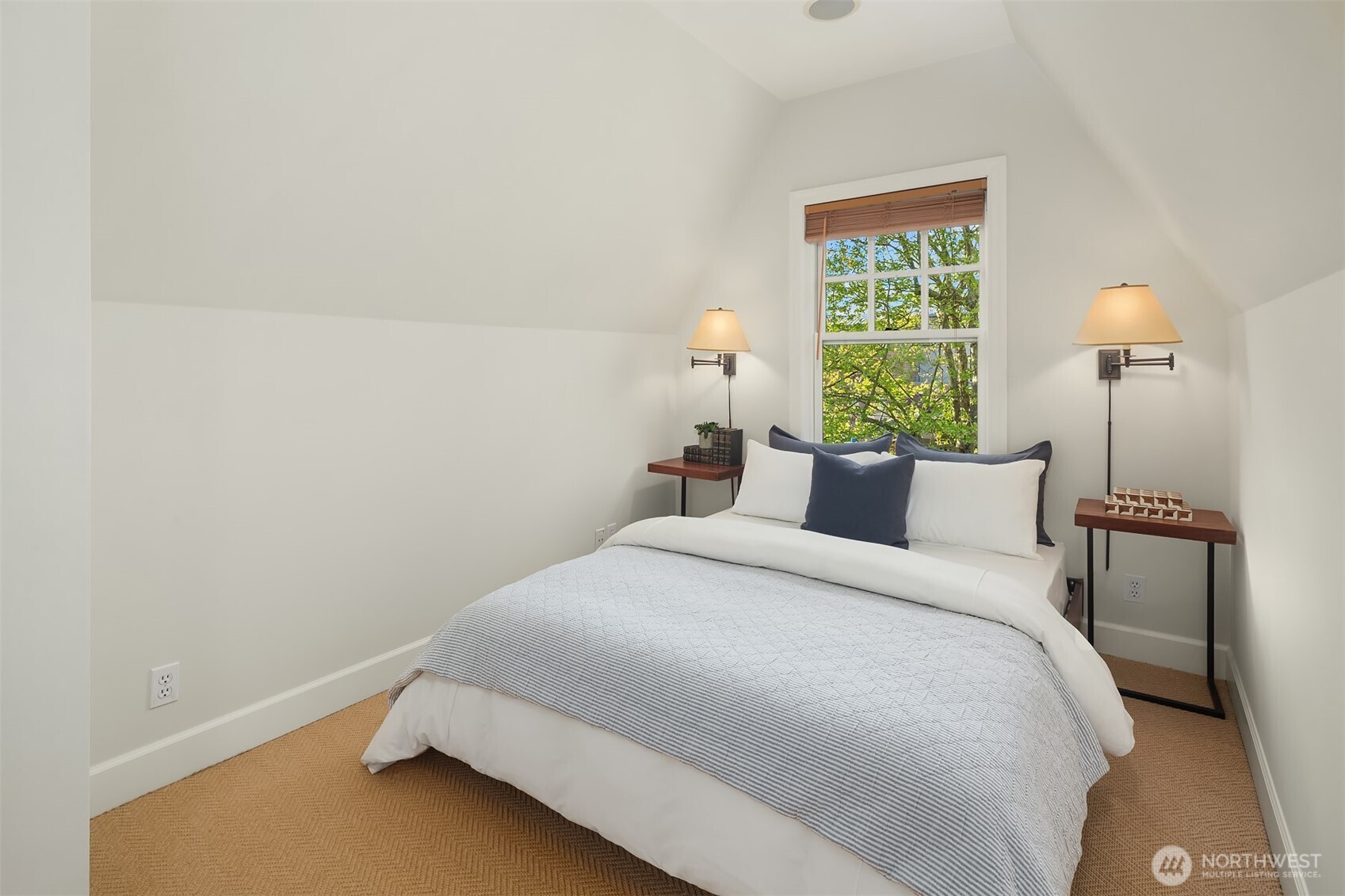 101 W Comstock Street Unit: 101