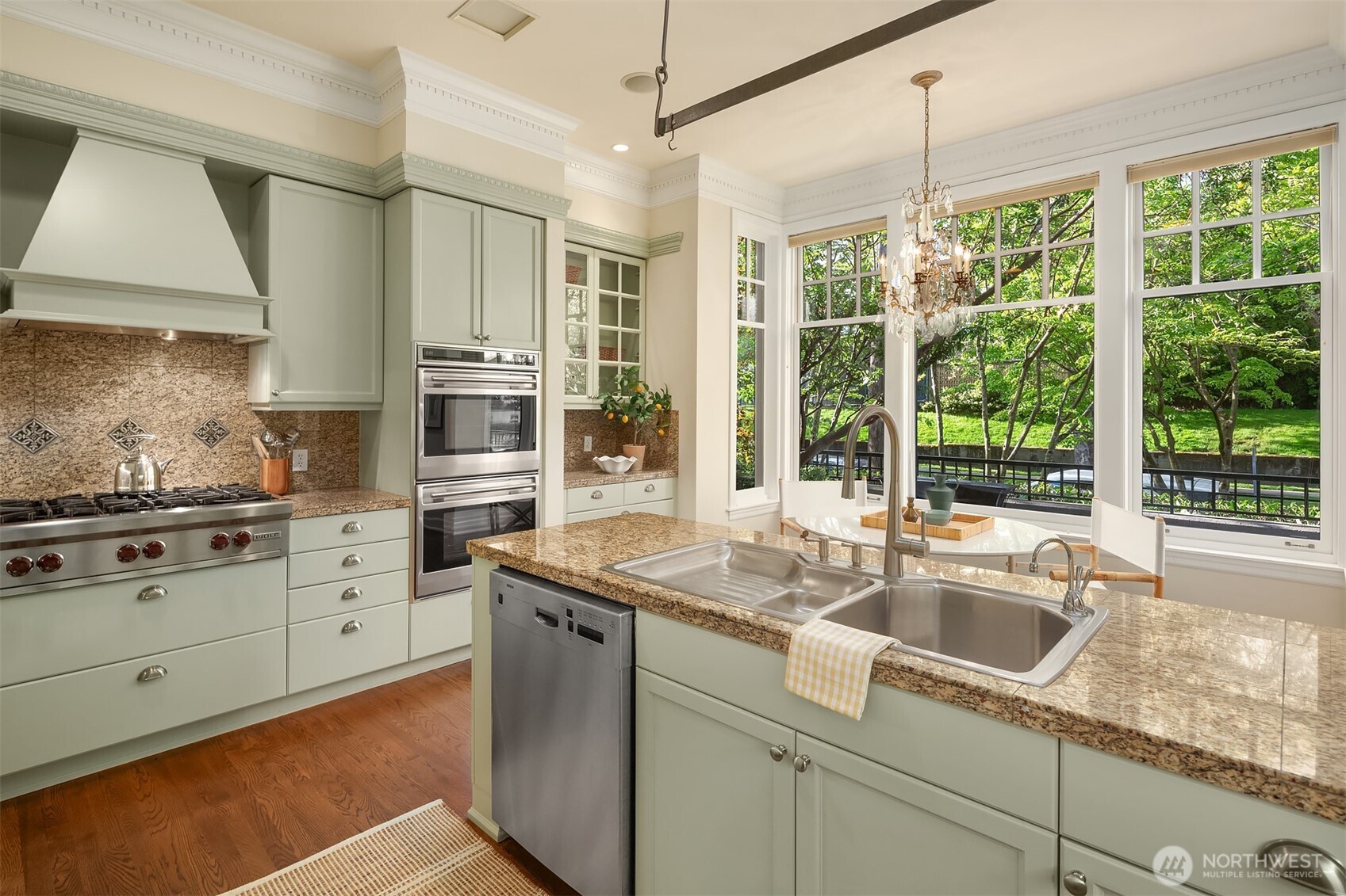 101 W Comstock Street Unit: 101