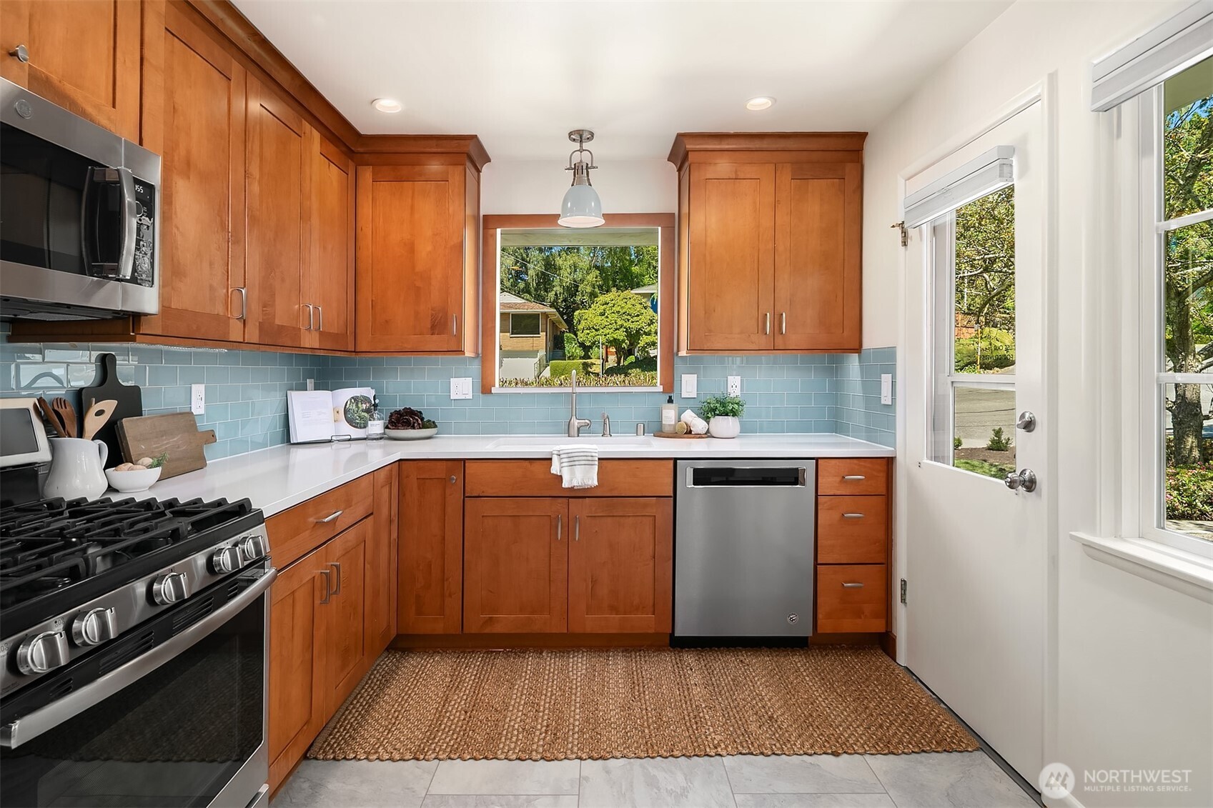 4727 NE 55th Street