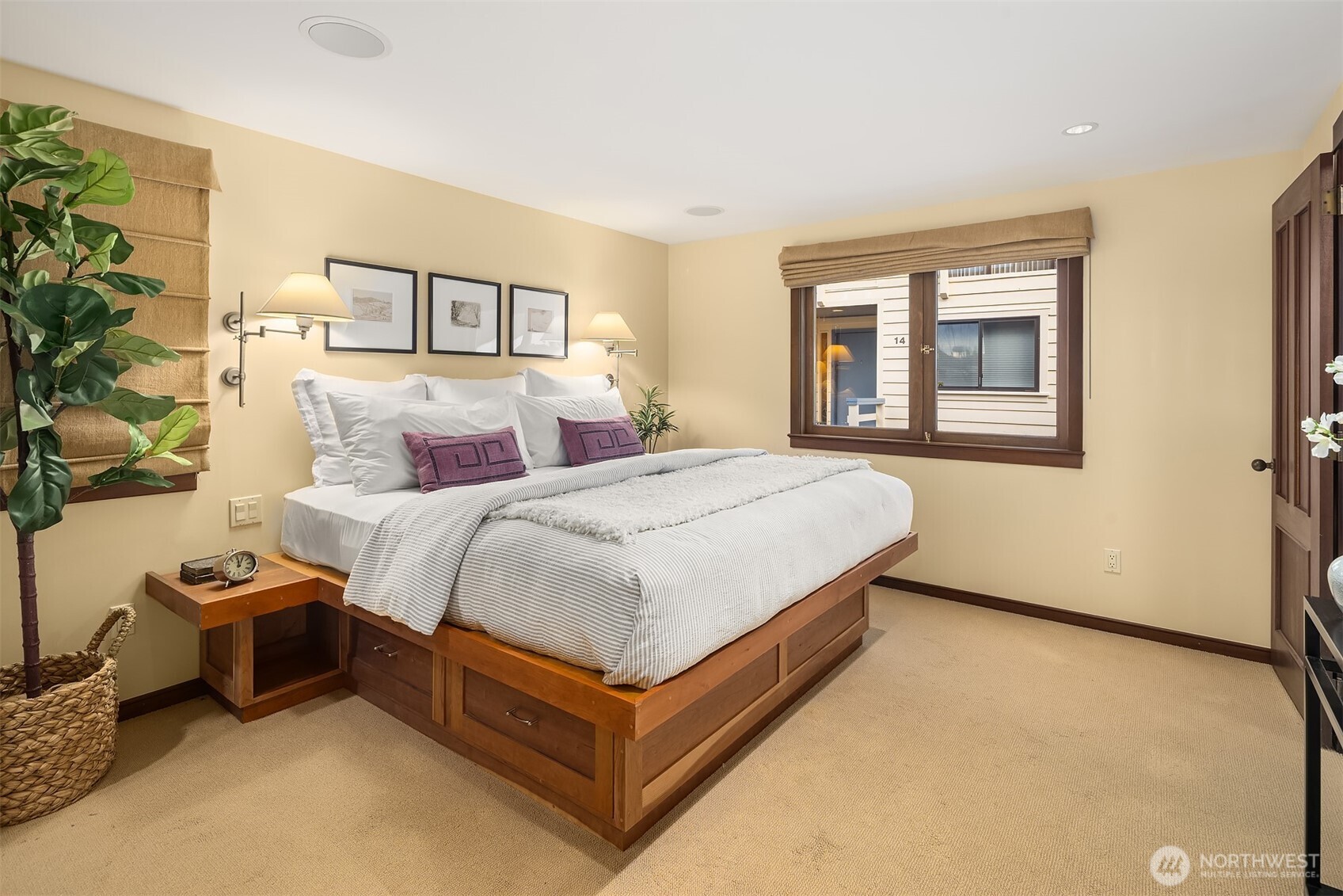 10 E Roanoke Street Unit: 5