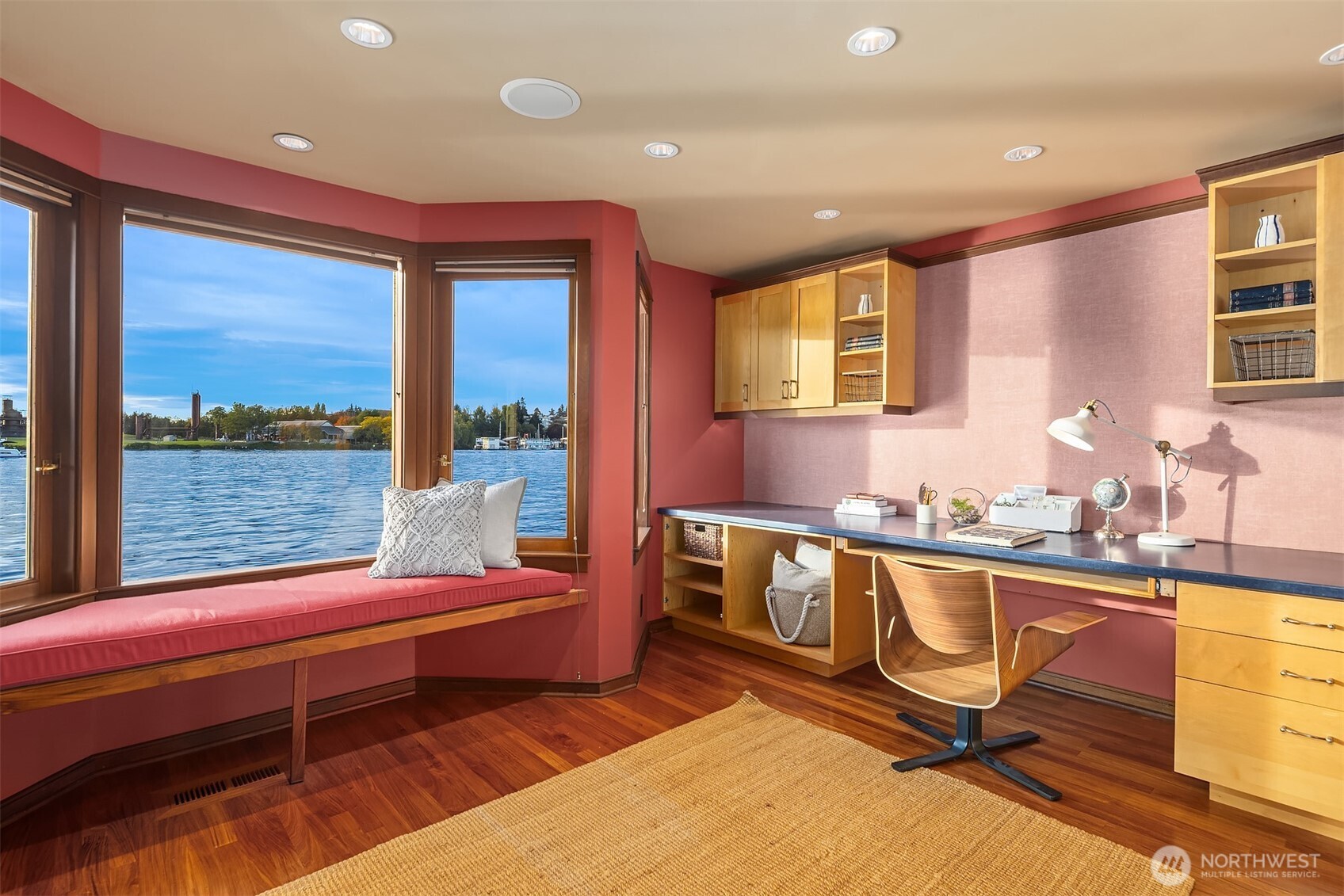 10 E Roanoke Street Unit: 5