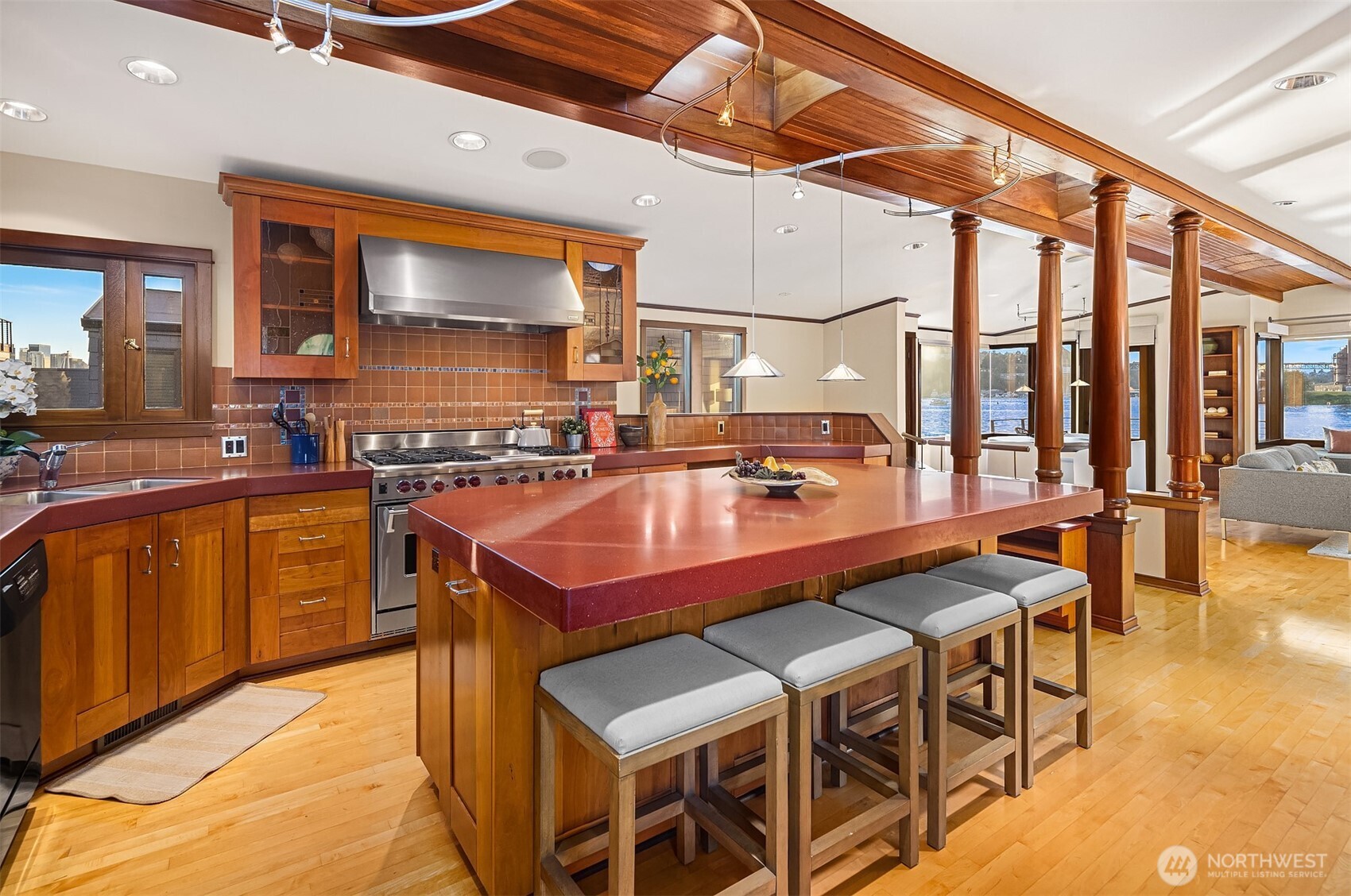 10 E Roanoke Street Unit: 5