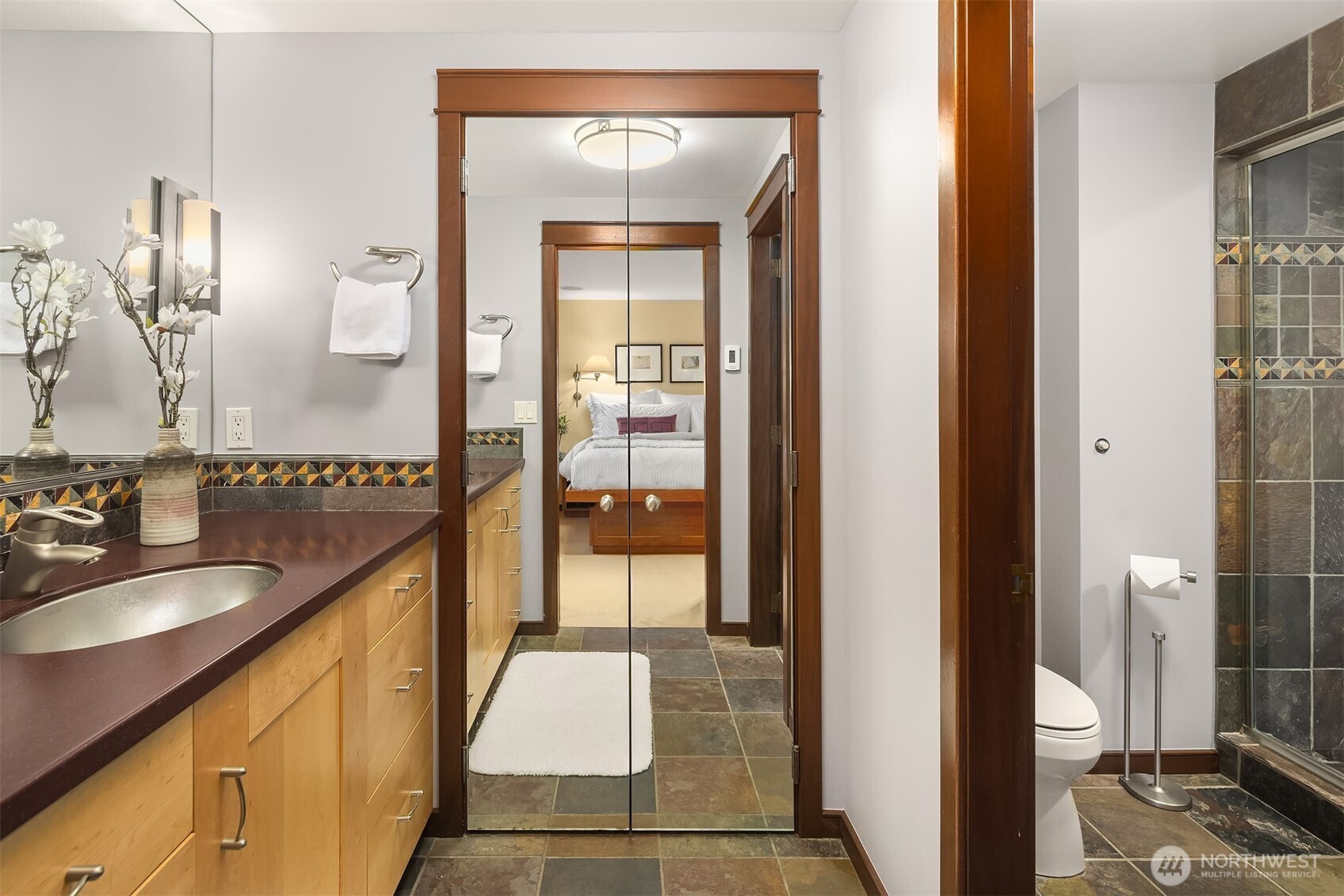 10 E Roanoke Street Unit: 5