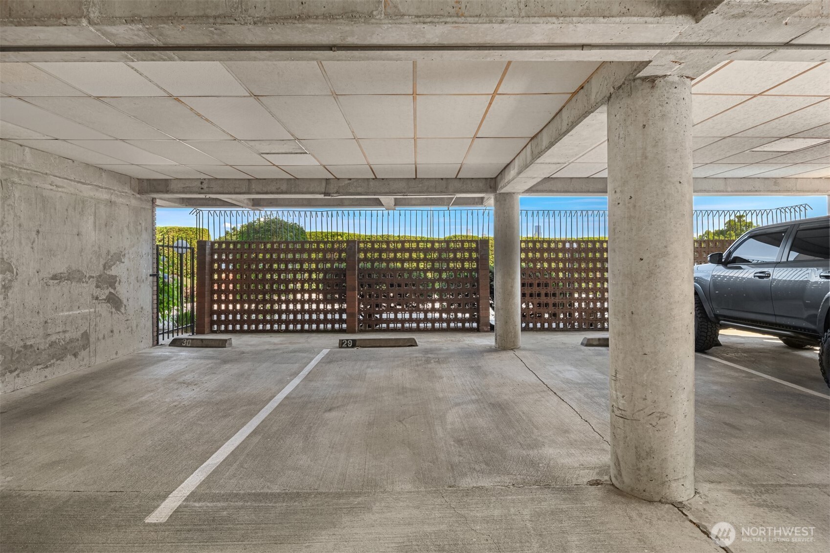 1737 Harbor Avenue SW Unit: S402