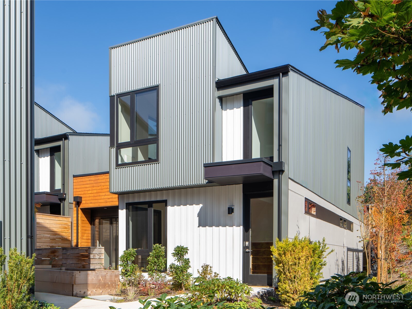 220 Canopy Path NW