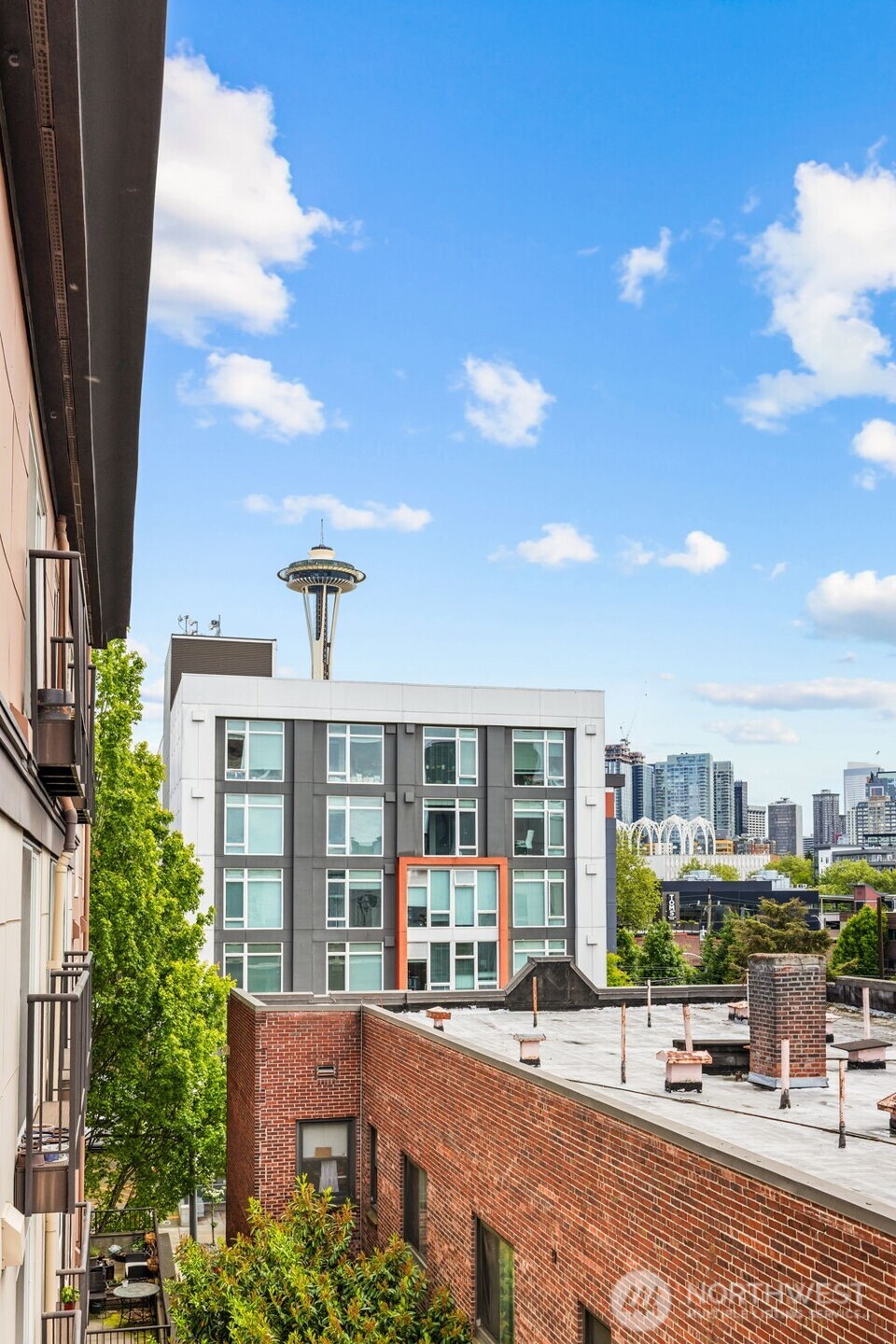 323 Queen Anne Avenue N Unit: 502