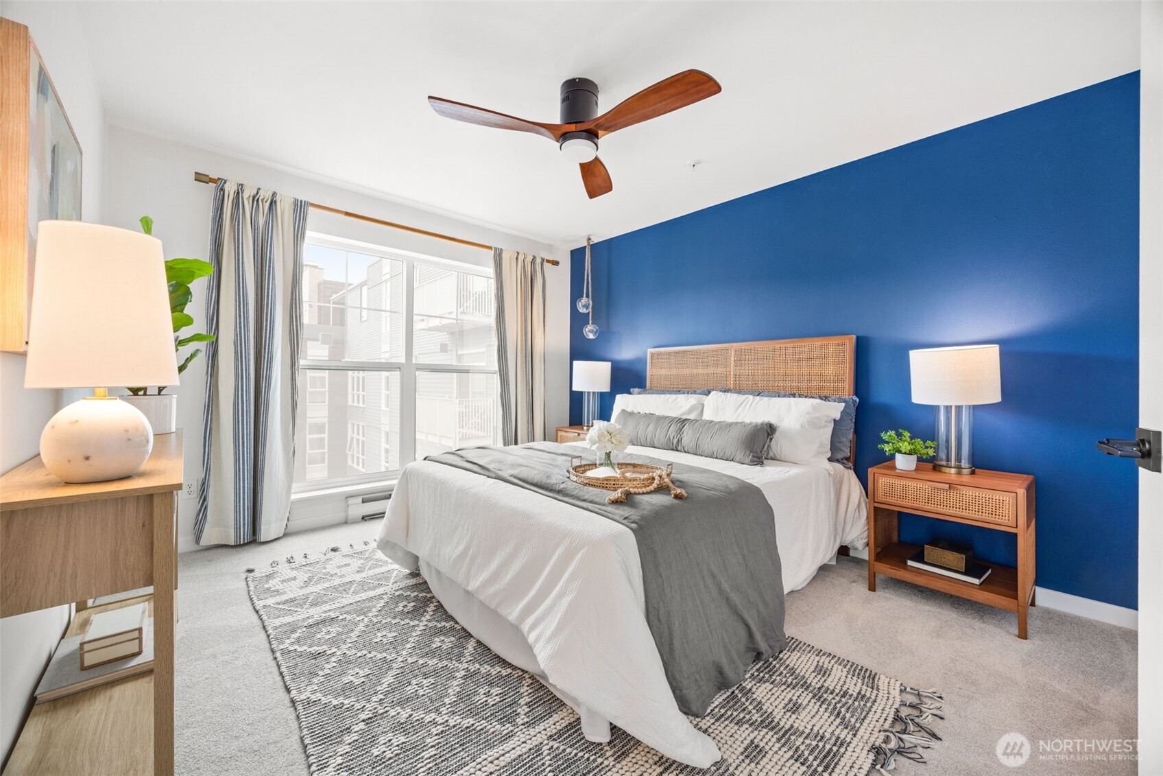 323 Queen Anne Avenue N Unit: 502