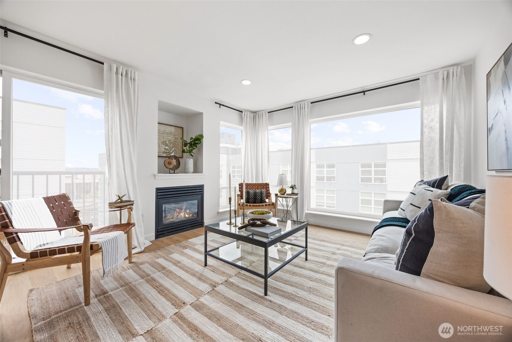 323 Queen Anne Avenue N Unit: 502