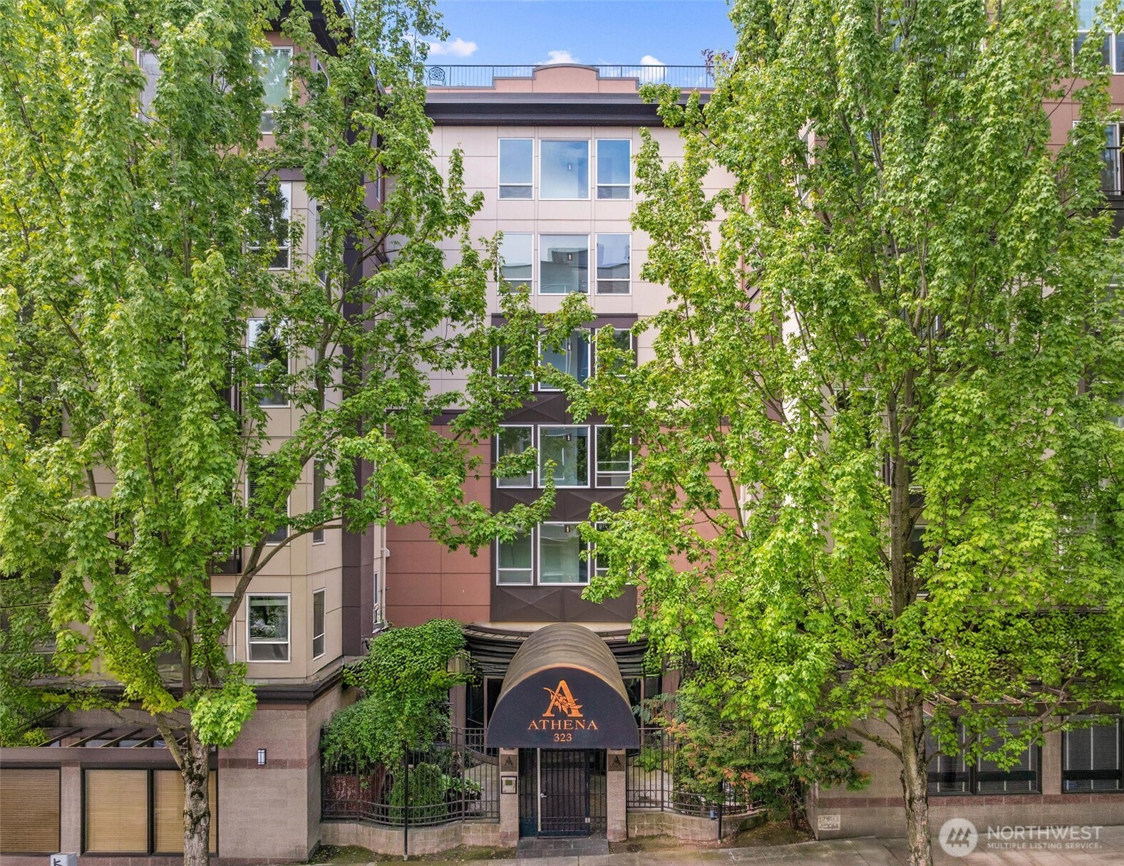 323 Queen Anne Avenue N Unit: 502