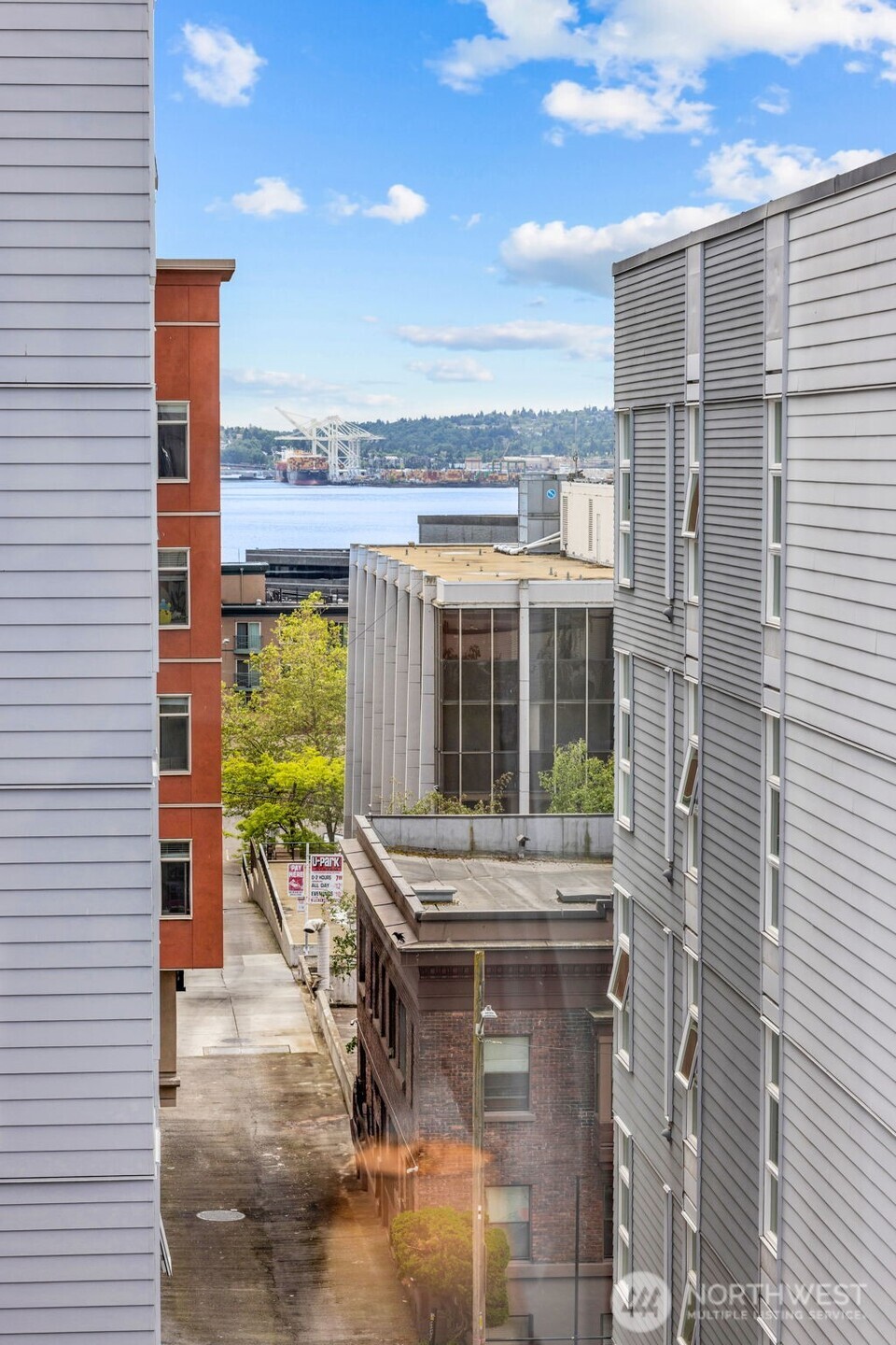 323 Queen Anne Avenue N Unit: 502