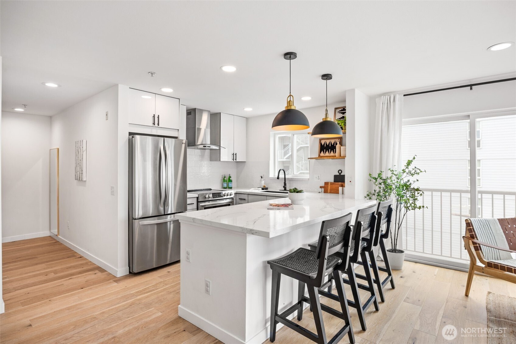323 Queen Anne Avenue N Unit: 502