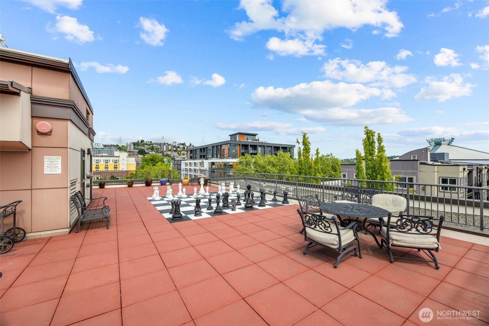 323 Queen Anne Avenue N Unit: 502