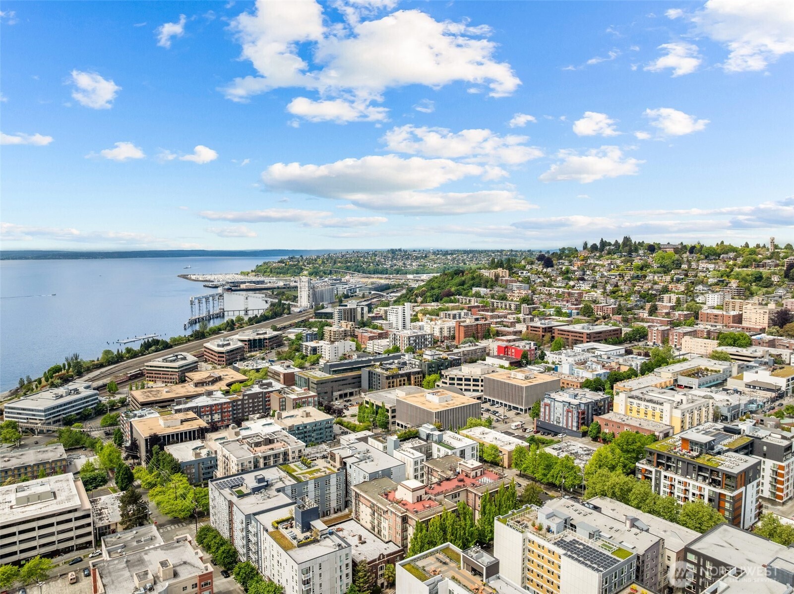 323 Queen Anne Avenue N Unit: 502