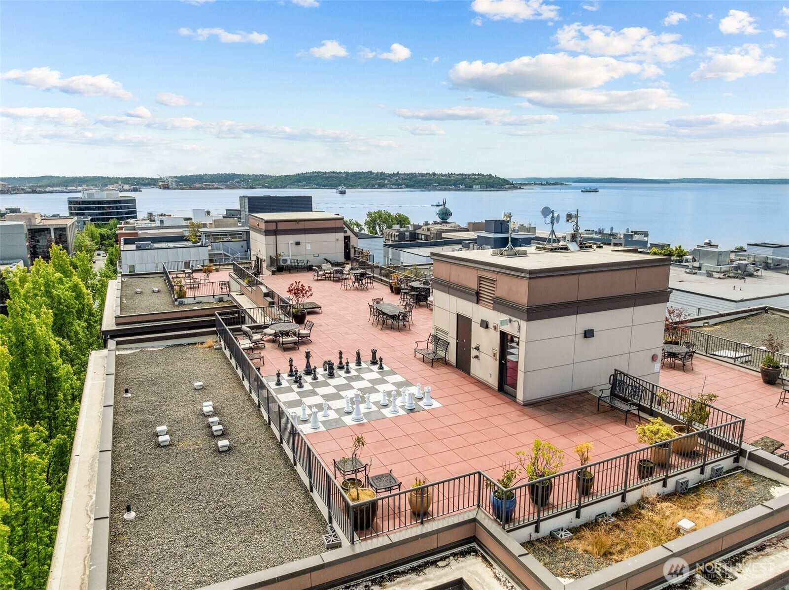 323 Queen Anne Avenue N Unit: 502