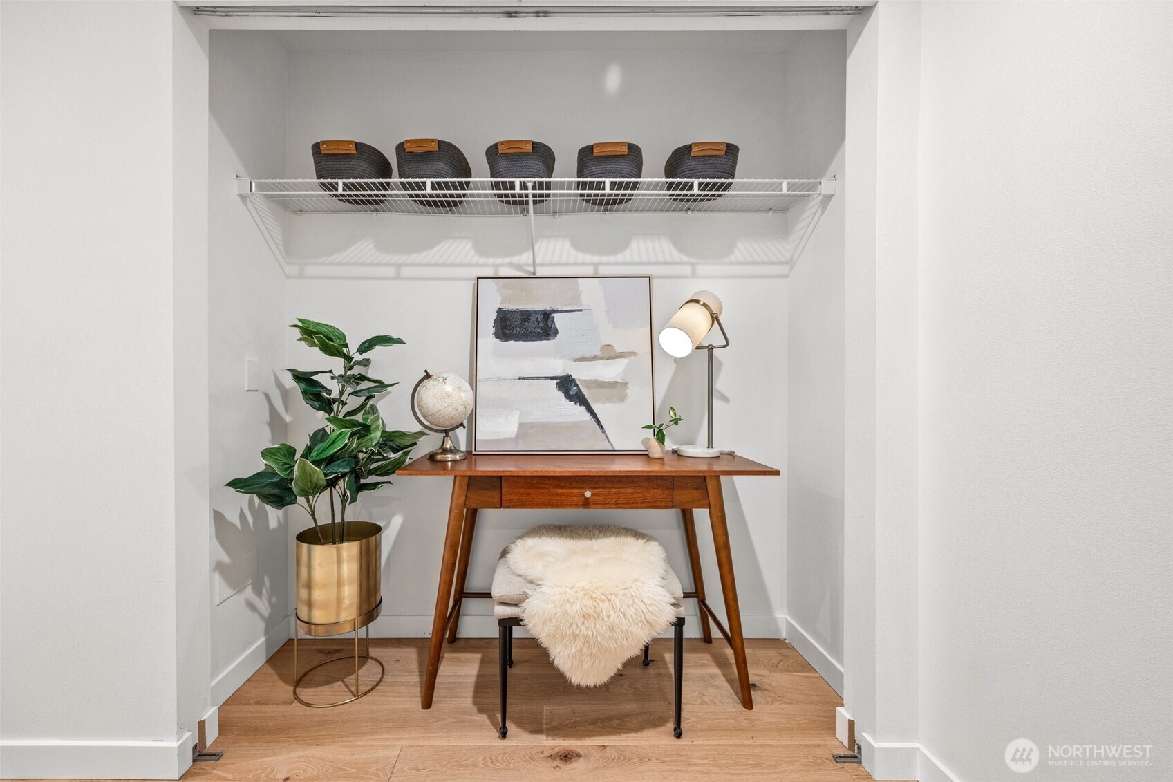 323 Queen Anne Avenue N Unit: 502