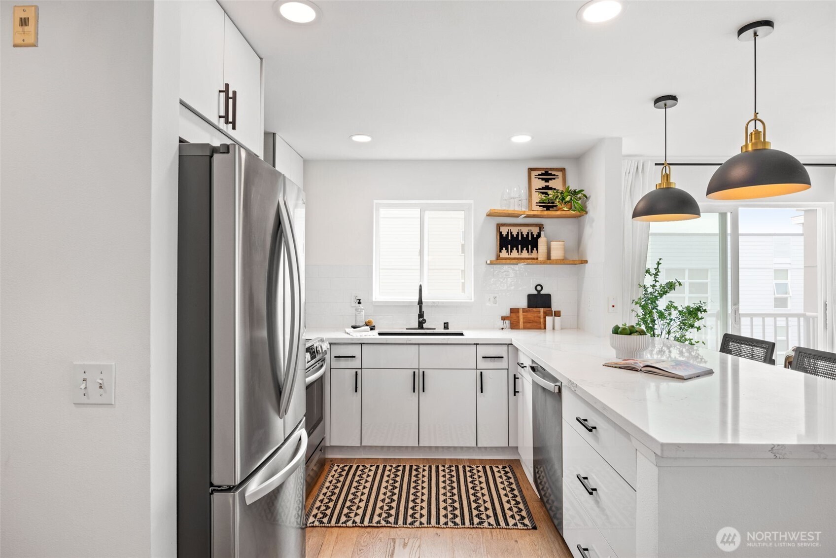 323 Queen Anne Avenue N Unit: 502