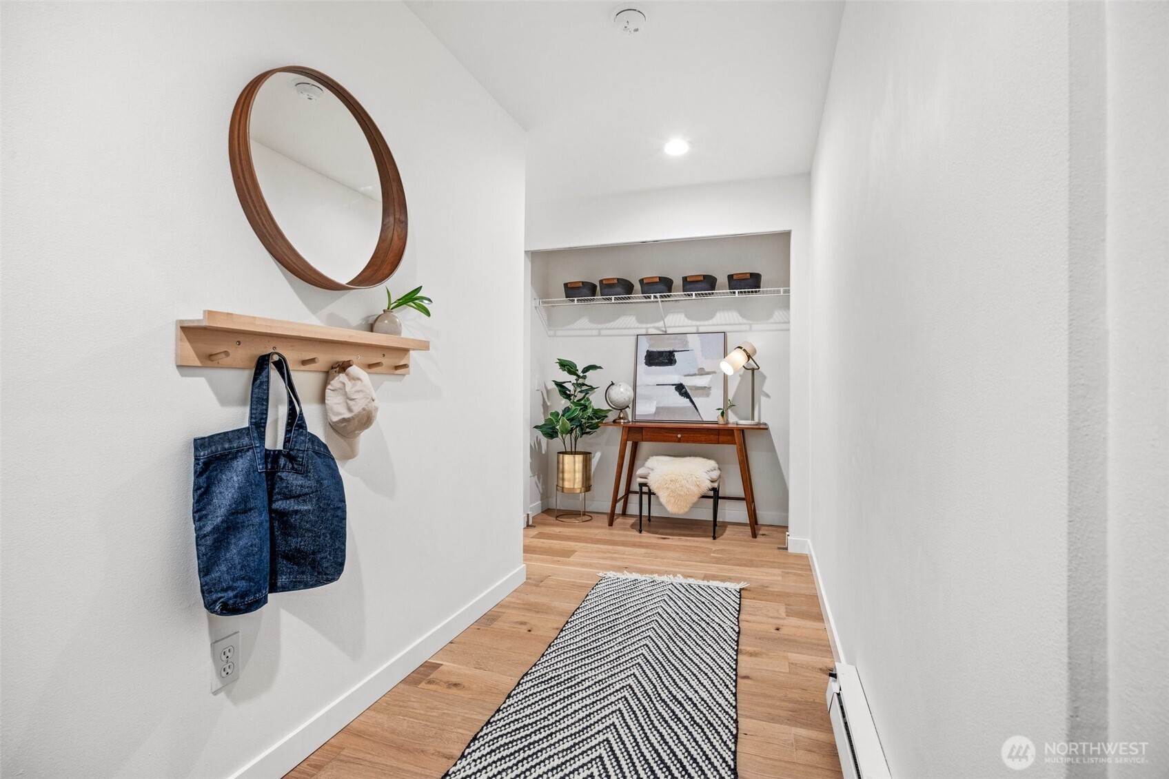 323 Queen Anne Avenue N Unit: 502