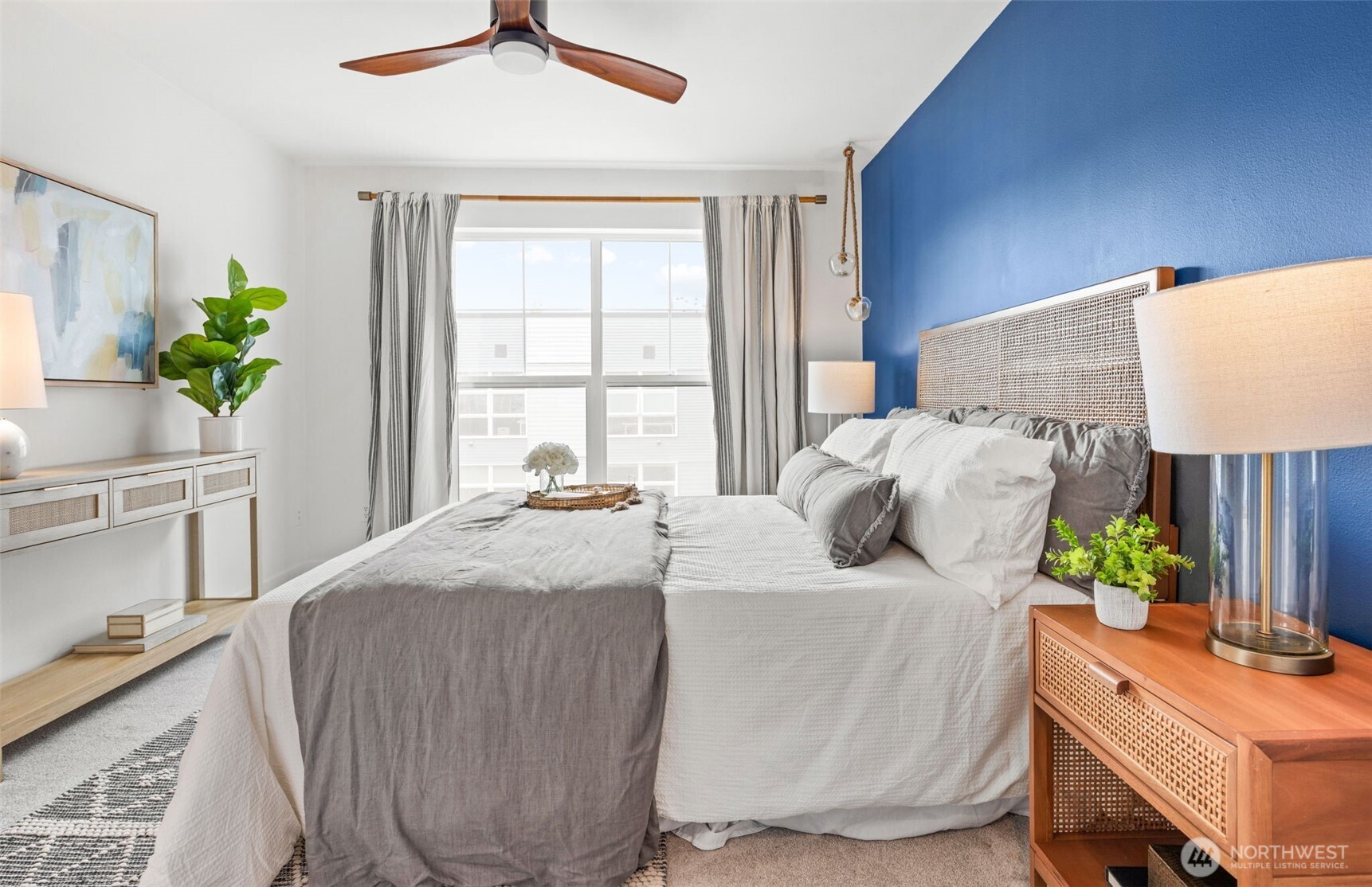 323 Queen Anne Avenue N Unit: 502