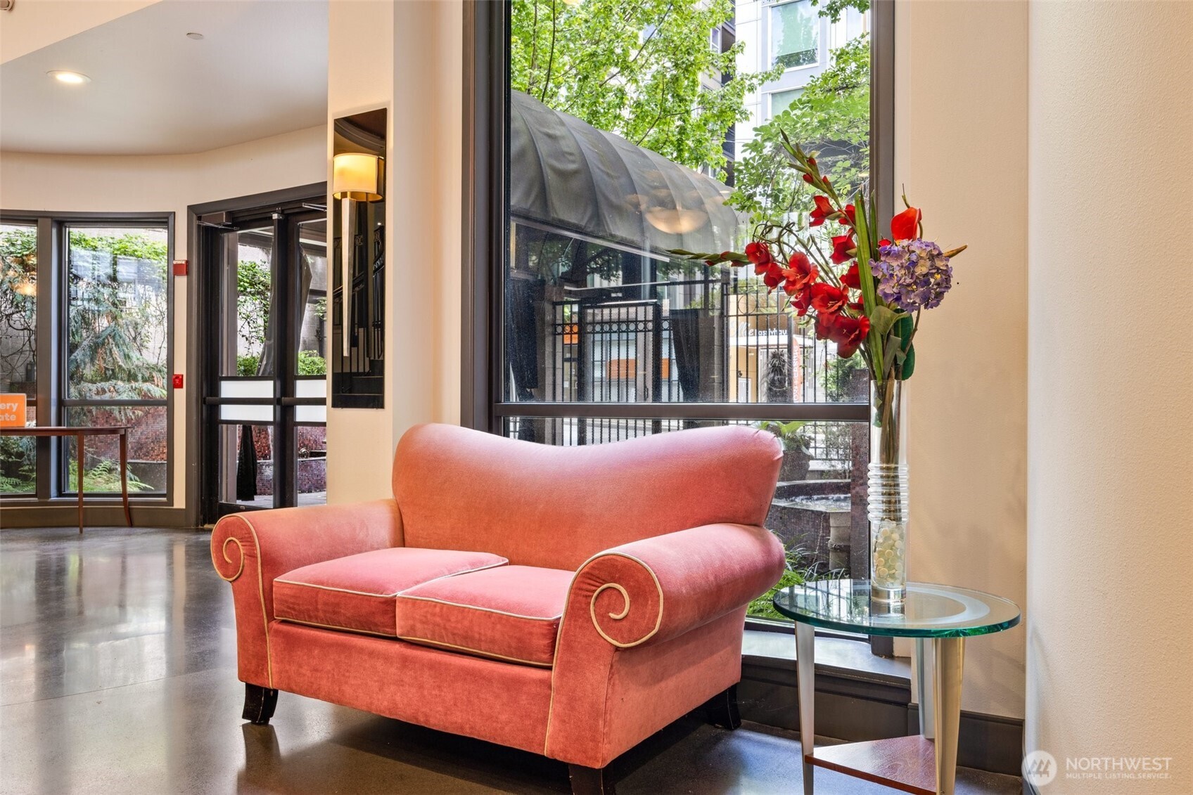 323 Queen Anne Avenue N Unit: 502
