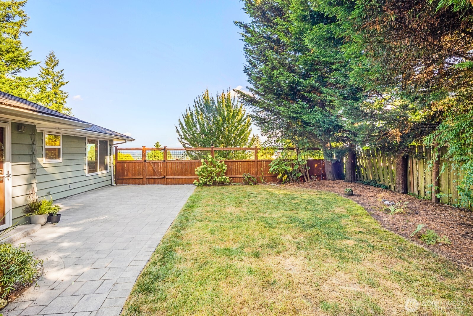 15857 35th Avenue NE