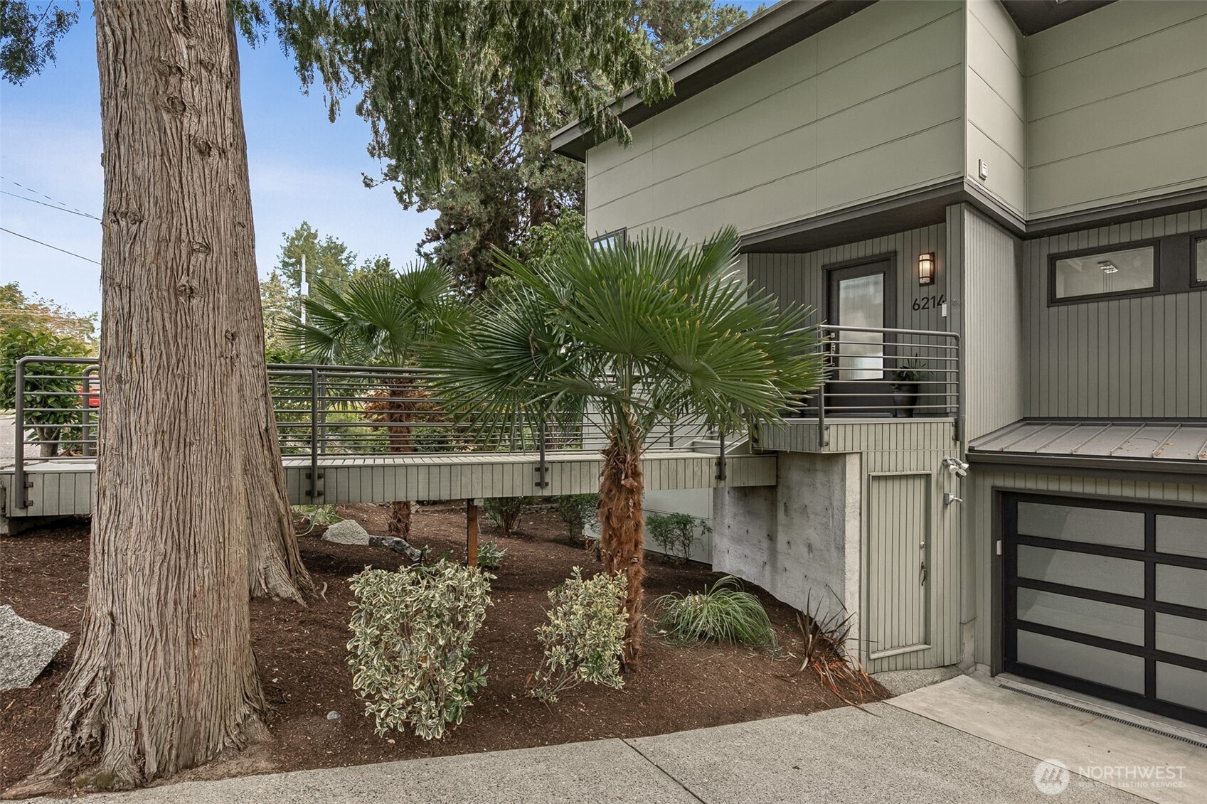 6214 52nd Avenue NE