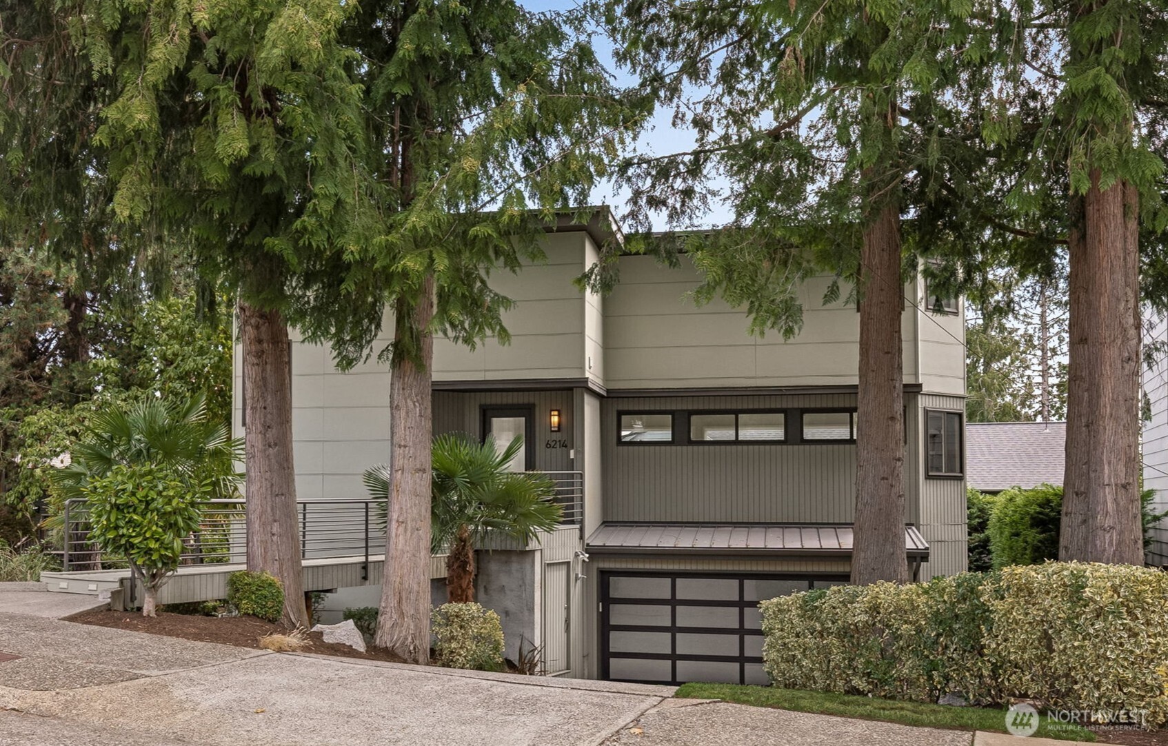 6214 52nd Avenue NE