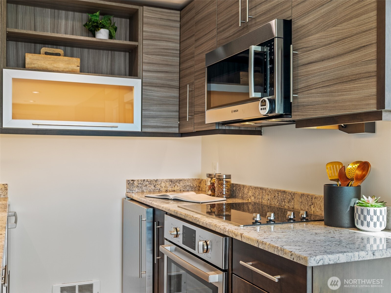 65 Kirkland Avenue Unit: 201