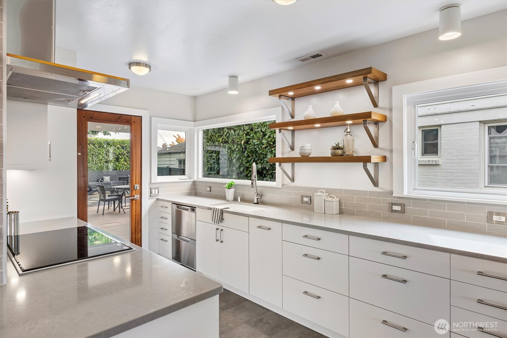 1940 Edgemont Place W