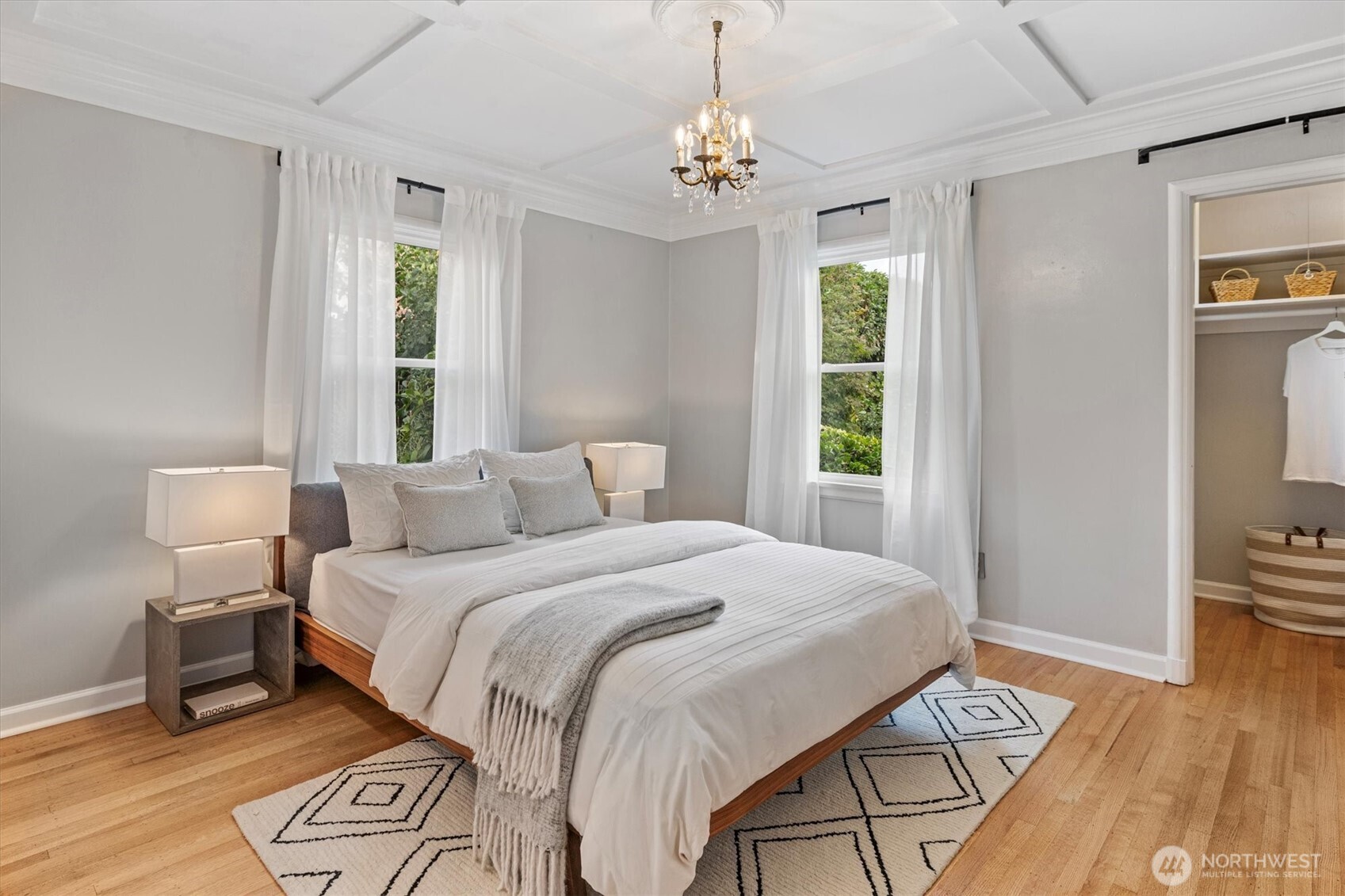 1940 Edgemont Place W